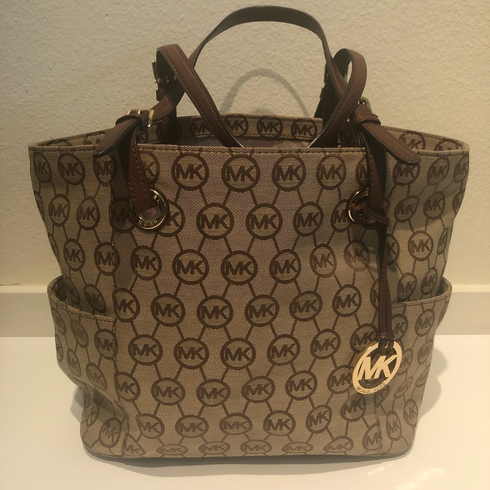Michael Kors Jet Set Fabric tote